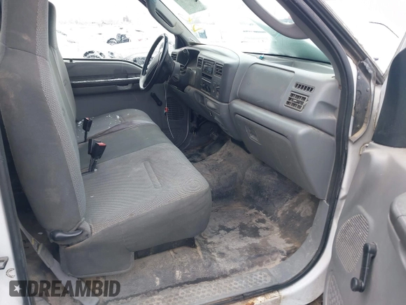 2004 Ford F-250 XL z VIN 1FTNF20LX4EA47085, wystawiony jako IAAI lot #41802914 z przebiegiem 321 759 mil mil oraz . Historia ofert i sprzedaży dostępna na DreamBid. Obrazek 5.