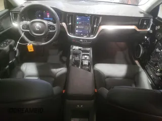 2023 Volvo V60 Plus z VIN YV4L12WZ4P2111769, wystawiony jako Copart lot #51766264 z przebiegiem 5 038 mil mil oraz . Historia ofert i sprzedaży dostępna na DreamBid. Obrazek 8.