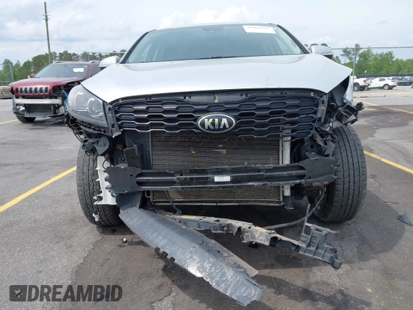 2019 Kia Sorento L z VIN 5XYPG4A36KG593306, wystawiony jako IAAI lot #42084345 z przebiegiem 115 241 mil mil oraz . Historia ofert i sprzedaży dostępna na DreamBid. Obrazek 6.