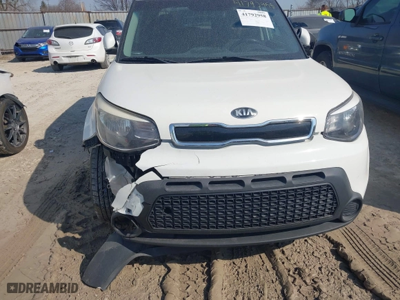 2015 Kia Soul with VIN KNDJN2A21F7151768, listed as a IAAI auction lot 41792958 with 161,641 mi miles. Bid and sale history available at carsss.com. Image 6.