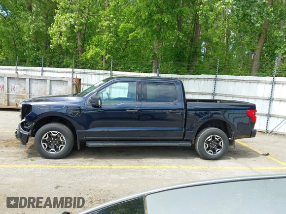 2023 Ford F-150 Lightning Pro with VIN 1FTVW1EL6PWG30061, listed as a IAAI auction lot 42362295 with 22,481 mi miles and . Bid and sale history available at DreamBid. Image 14.