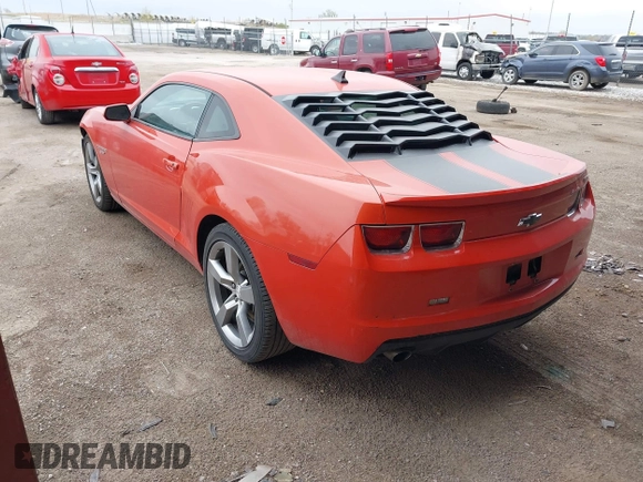 2012 Chevrolet Camaro 1LT z VIN 2G1FB1E36C9205287, wystawiony jako IAAI lot #42076941 z przebiegiem 86 155 mil mil oraz . Historia ofert i sprzedaży dostępna na DreamBid. Obrazek 3.