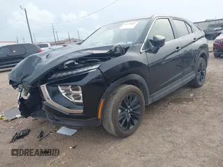 2024 Mitsubishi Eclipse Cross LE z VIN JA4ATVAA3RZ073348, wystawiony jako IAAI lot #42390003 z przebiegiem 14 771 mil mil oraz . Historia ofert i sprzedaży dostępna na DreamBid. Obrazek 2.