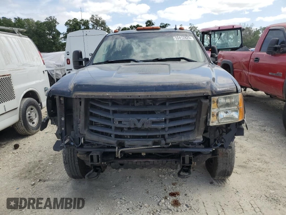 2007 GMC Sierra 3500HD DRW SLE2 z VIN 1GTJK33697F557321, wystawiony jako Copart lot #55412825 z przebiegiem 311 177 mil mil oraz Szkody całkowita. Historia ofert i sprzedaży dostępna na DreamBid. Obrazek 5.