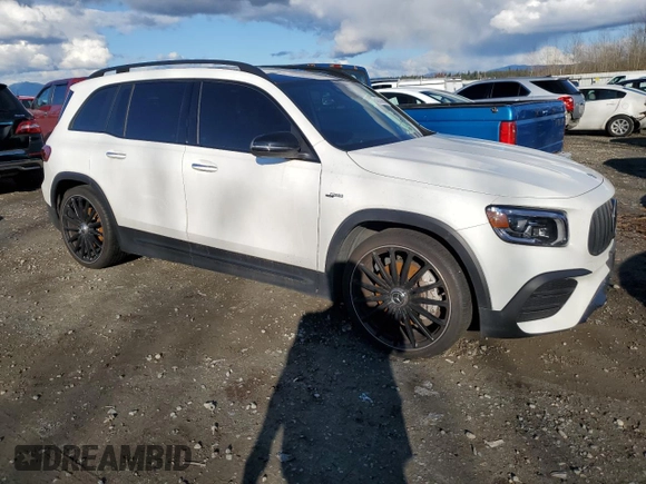 2021 Mercedes-Benz GLB with VIN W1N4M5BB7MW152676, listed as a Copart auction lot 43733654 with 0 mi miles. Bid and sale history available at carsss.com. Image 4.