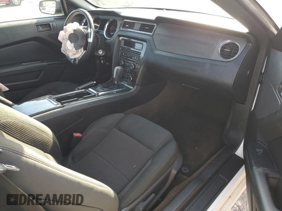 2013 Ford Mustang V6 with VIN 1ZVBP8AM5D5275180, listed as a Copart auction lot 50885915 with 129,247 mi miles and Salvage Title. Bid and sale history available at carsss.com. Image 8.
