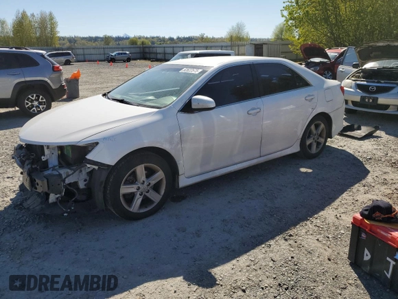 2014 Toyota Camry L with VIN 4T1BF1FK6EU365736, listed as a Copart auction lot 52622575 with 159,936 mi miles and Salvage Title. Bid and sale history available at carsss.com. Image 1.