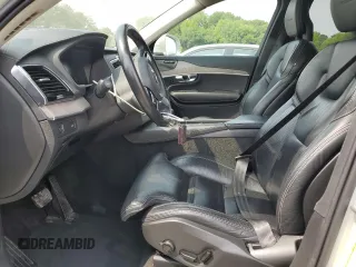 2020 Volvo XC90 Inscription with VIN YV4A221L2L1556129, listed as a Copart auction lot 60505925 with 84,871 mi miles and Salvage title. Bid and sale history available at DreamBid. Image 7.
