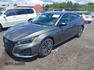 2025 Nissan Altima SV with VIN 1N4BL4DV0SN381826, listed as a IAAI auction lot 42201363 with 2,071 mi miles and . Bid and sale history available at DreamBid. Image 2.