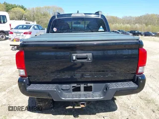 2017 Toyota Tacoma SR5 z VIN 3TMCZ5AN1HM062459, wystawiony jako IAAI lot #42138261 z przebiegiem 75 474 mil mil oraz . Historia ofert i sprzedaży dostępna na DreamBid. Obrazek 17.