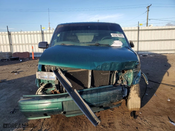 1999 Chevrolet Astro Cargo Van YF7 with VIN 1GBDM19W0XB137686, listed as a Copart auction lot 42521685 with 123,039 mi miles and Salvage Title. Bid and sale history available at carsss.com. Image 5.