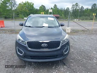 2017 Kia Sorento LX with VIN 5XYPG4A3XHG264438, listed as a IAAI auction lot 42135558 with 112,829 mi miles. Bid and sale history available at carsss.com. Image 12.