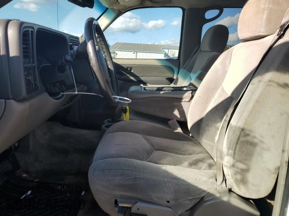 2003 Chevrolet Suburban LT with VIN 3GNEC16ZX3G339798, listed as a Copart auction lot 82293604 with 335,200 mi miles and Salvage Title. Bid and sale history available at carsss.com. Image 7.