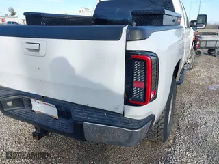 2007 Chevrolet Silverado 1500 LT w/1LT with VIN 1GCEC19J47Z510694, listed as a IAAI auction lot 41474581 with 186,066 mi miles. Bid and sale history available at carsss.com. Image 17.