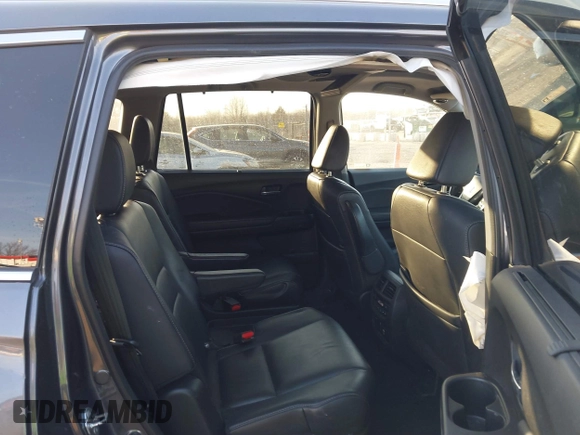 2019 Honda Pilot Touring 7-Passenger with VIN 5FNYF6H69KB050235, listed as a IAAI auction lot 41782057 with 85,907 mi miles. Bid and sale history available at carsss.com. Image 8.
