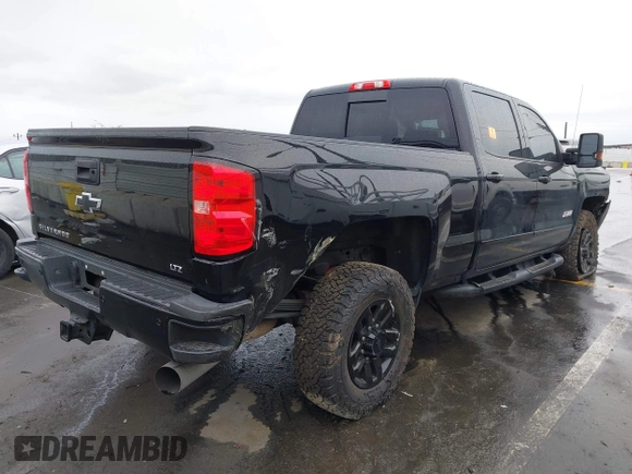 2019 Chevrolet Silverado 2500HD LTZ with VIN 1GC1KTEY2KF111194, listed as a IAAI auction lot 41765920 with 1 mi miles. Bid and sale history available at carsss.com. Image 4.