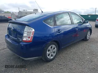 2009 Toyota Prius with VIN JTDKB20U697872401, listed as a IAAI auction lot 42190775 with 207,492 mi miles. Bid and sale history available at carsss.com. Image 4.