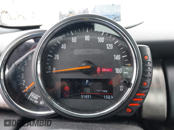 2017 MINI Hardtop 4 Door Cooper S z VIN WMWXU3C58H2D33073, wystawiony jako IAAI lot #41913081 z przebiegiem 51 631 mil mil oraz . Historia ofert i sprzedaży dostępna na DreamBid. Obrazek 7.