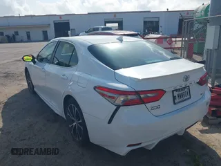 2018 Toyota Camry LE z VIN 4T1B11HK5JU623766, wystawiony jako IAAI lot #41997511 z przebiegiem 146 569 mil mil oraz . Historia ofert i sprzedaży dostępna na DreamBid. Obrazek 3.