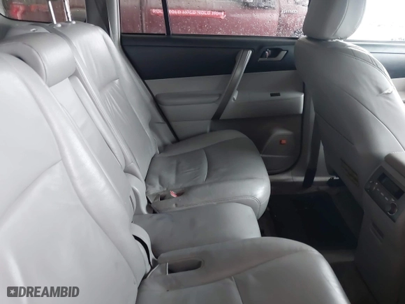 2008 Toyota Highlander Sport with VIN JTEDS43A882041821, listed as a IAAI auction lot 41981082 with 252,993 mi miles. Bid and sale history available at carsss.com. Image 8.