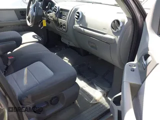 2005 Ford Expedition Special Service with VIN 1FMPU155X5LA91440, listed as a IAAI auction lot 41838687 with 260,084 mi miles. Bid and sale history available at carsss.com. Image 5.