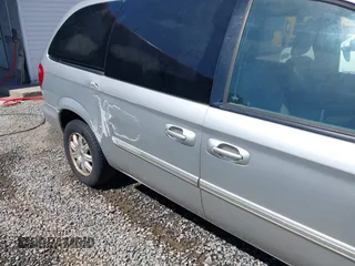 2006 Chrysler Town & Country Touring with VIN 2A4GP54L36R820920, listed as a IAAI auction lot 42335161 with 205,432 mi miles and . Bid and sale history available at DreamBid. Image 6.