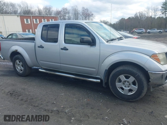 2008 Nissan Frontier LE z VIN 1N6AD09W18C435584, wystawiony jako IAAI lot #41998922 z przebiegiem 154 507 mil mil oraz . Historia ofert i sprzedaży dostępna na DreamBid. Obrazek 13.