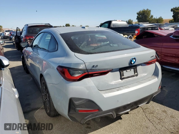 2022 BMW i4 eDrive40 z VIN WBY73AW0XNFN24679, wystawiony jako Copart lot #70213313 z przebiegiem 14 403 mil mil oraz . Historia ofert i sprzedaży dostępna na DreamBid. Obrazek 2.