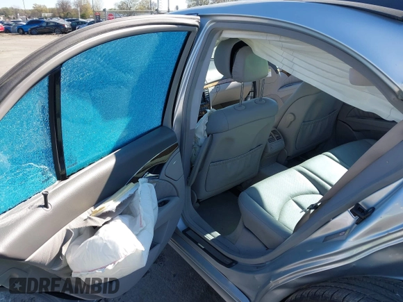 2006 Mercedes-Benz E-Class 3.5L with VIN WDBUF56J46A871031, listed as a IAAI auction lot 41892688 with 1 mi miles. Bid and sale history available at carsss.com. Image 8.
