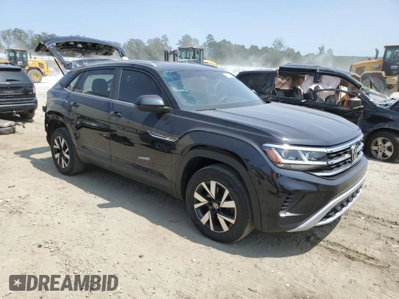 2023 Volkswagen Atlas SE z VIN 1V2LC2CA7PC225270, wystawiony jako Copart lot #67971784 z przebiegiem 21 963 mil mil oraz Szkoda całkowita • Salvage title. Historia ofert i sprzedaży dostępna na DreamBid. Obrazek 4.