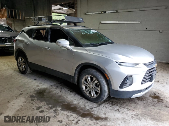 2019 Chevrolet Blazer z VIN 3GNKBGRS9KS596406, wystawiony jako Copart lot #64641185 z przebiegiem Nie podano mil oraz Szkoda całkowita • Salvage title. Historia ofert i sprzedaży dostępna na DreamBid. Obrazek 4.