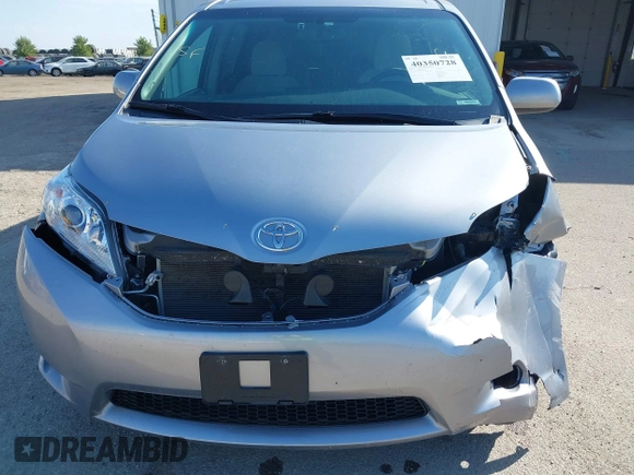 2017 Toyota Sienna LE Auto Access Seat with VIN 5TDKZ3DC4HS773762, listed as a IAAI auction lot 40350728 with 86,271 mi miles and . Bid and sale history available at DreamBid. Image 6.