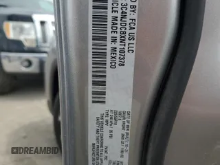 2022 Jeep Compass High Altitude z VIN 3C4NJDCBXNT107378, wystawiony jako Copart lot #56482955 z przebiegiem 23 811 mil mil oraz Szkoda całkowita • Salvage title. Historia ofert i sprzedaży dostępna na DreamBid. Obrazek 13.