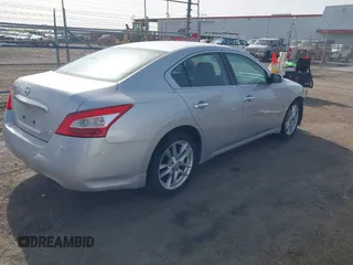 2011 Nissan Maxima SV z VIN 1N4AA5AP9BC855880, wystawiony jako IAAI lot #41698022 z przebiegiem 48 314 mil mil oraz . Historia ofert i sprzedaży dostępna na DreamBid. Obrazek 4.