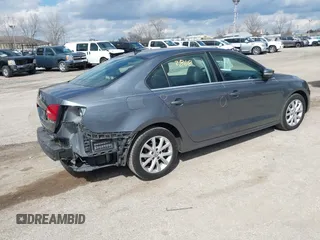 2013 Volkswagen Jetta Sedan SE with VIN 3VWDP7AJ0DM280614, listed as a IAAI auction lot 41882868 with 142,363 mi miles. Bid and sale history available at carsss.com. Image 4.
