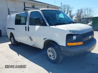 2007 Chevrolet Express Cargo z VIN 1GCGG25UX71169366, wystawiony jako IAAI lot #41869710 z przebiegiem 139 297 mil mil oraz . Historia ofert i sprzedaży dostępna na DreamBid. Obrazek 1.