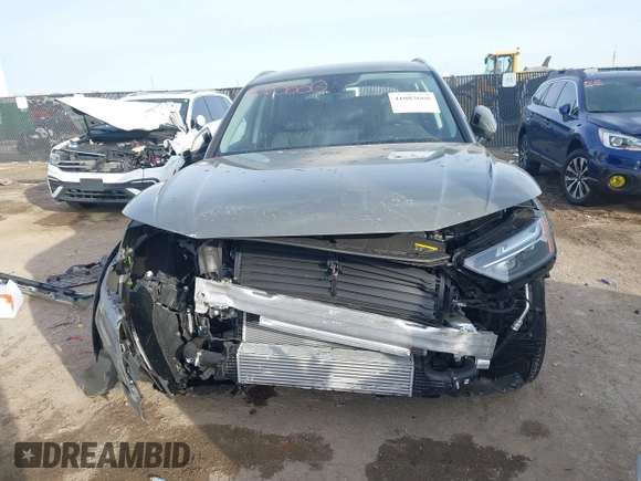 2024 Audi Q5 S line Premium z VIN WA1GAAFY7R2126513, wystawiony jako IAAI lot #41083660 z przebiegiem 927 mil mil oraz . Historia ofert i sprzedaży dostępna na DreamBid. Obrazek 12.