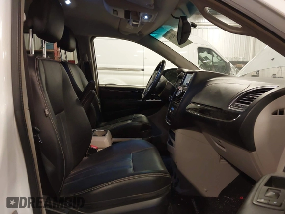 2014 Chrysler Town & Country Touring with VIN 2C4RC1BG1ER209212, listed as a IAAI auction lot 41931026 with 170,256 mi miles and . Bid and sale history available at DreamBid. Image 5.