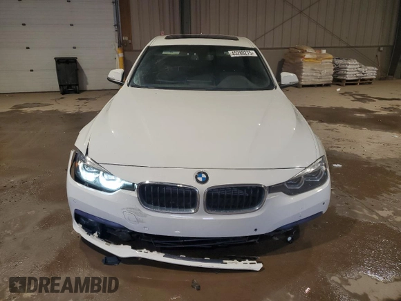 2018 BMW 3 Series 330e iPerformance with VIN WBA8E1C56JA159633, listed as a Copart auction lot 45280275 with 113,997 mi miles and Salvage Title. Bid and sale history available at carsss.com. Image 5.