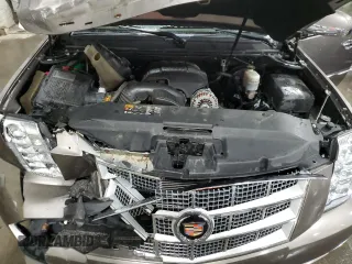 2014 Cadillac Escalade Platinum z VIN 1GYS4DEFXER185821, wystawiony jako Copart lot #78926874 z przebiegiem 142 534 mil mil oraz Szkoda całkowita • Salvage title. Historia ofert i sprzedaży dostępna na DreamBid. Obrazek 13.