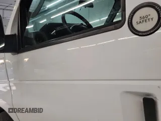 2011 Ford Econoline Cargo Commercial z VIN 1FTNE2EL5BDA94829, wystawiony jako IAAI lot #42743635 z przebiegiem 106 756 mil mil oraz . Historia ofert i sprzedaży dostępna na DreamBid. Obrazek 1.