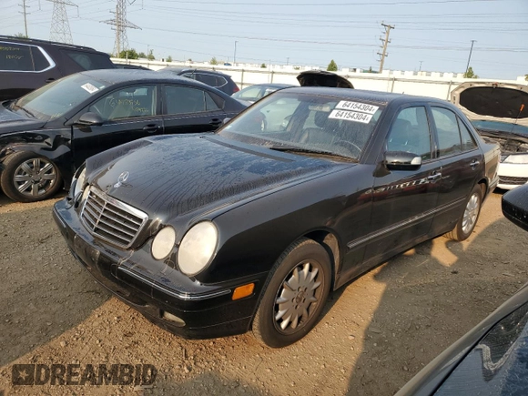 2000 Mercedes-Benz E-Class with VIN WDBJF82J4YX042051, listed as a Copart auction lot 72147904 with 265,886 mi miles and Salvage Title. Bid and sale history available at carsss.com. Image 1.