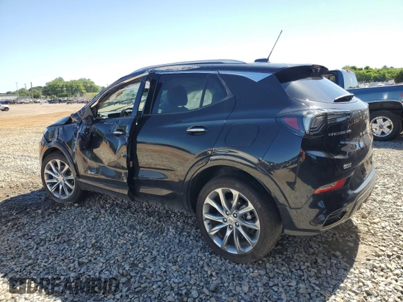 2024 Buick Encore GX Avenir с VIN KL4AMFSL8RB016431, выставлен на аукционе Copart как лот 57861305 с пробегом 11 167 миль миль и Списание • Salvage title. История ставок и продаж доступна на DreamBid. Изображение 2.