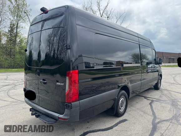 2020 Mercedes-Benz Sprinter Cargo Cargo with VIN W1W4EDHY3LT023378, listed as a Copart auction lot 56260055 with 485,694 mi miles and Clean Title. Bid and sale history available at DreamBid. Image 4.