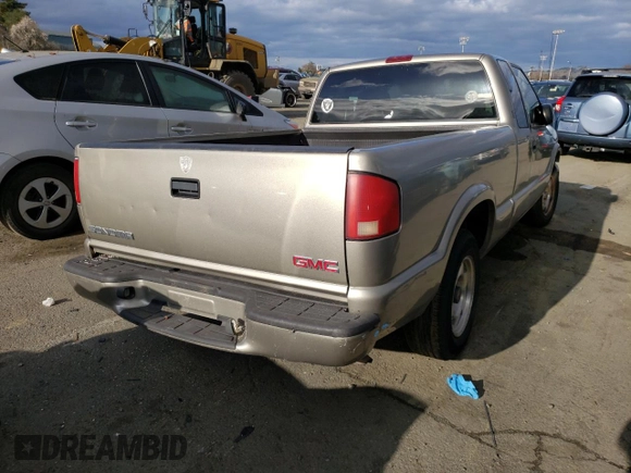 2001 GMC Sonoma SLS w/1SG Pkg with VIN 1GTCS19W318106014, listed as a Copart auction lot 42437444 with 152,169 mi miles and Salvage Title. Bid and sale history available at carsss.com. Image 3.