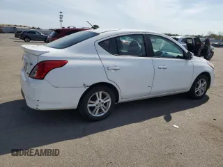 2015 Nissan Versa SV z VIN 3N1CN7AP3FL827086, wystawiony jako Copart lot #54110215 z przebiegiem 96 577 mil mil oraz Czysty tytuł • Clean title. Historia ofert i sprzedaży dostępna na DreamBid. Obrazek 3.