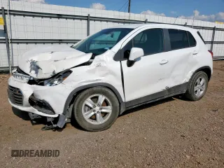 2021 Chevrolet Trax LS z VIN KL7CJKSB8MB302888, wystawiony jako Copart lot #58416215 z przebiegiem 43 794 mil mil oraz Szkoda całkowita • Salvage title. Historia ofert i sprzedaży dostępna na DreamBid. Obrazek 1.