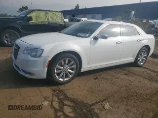 2017 Chrysler 300 C z VIN 2C3CCAKGXHH582558, wystawiony jako Copart lot #62297955 z przebiegiem 94 356 mil mil oraz Szkoda całkowita • Salvage title. Historia ofert i sprzedaży dostępna na DreamBid. Obrazek 1.