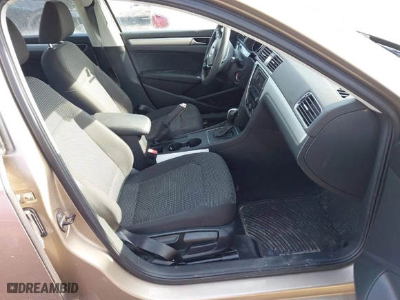2016 Volkswagen Passat 1.8T S with VIN 1VWAT7A30GC049489, listed as a IAAI auction lot 41737544 with 77,902 mi miles. Bid and sale history available at carsss.com. Image 5.
