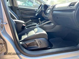 2010 Volkswagen Jetta Limited Edition z VIN 3VWRZ7AJ0AM053614, wystawiony jako Copart lot #54429245 z przebiegiem 148 988 mil mil oraz Czysty tytuł • Clean title. Historia ofert i sprzedaży dostępna na DreamBid. Obrazek 5.